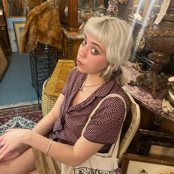 Meet your Posher, Gwyn - Picture 1 of 1